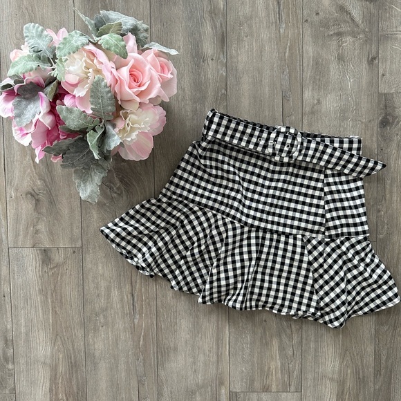 ZARA BLACK AND WHITE SKORT SKIRT | SZ M‎ - Picture 1 of 4